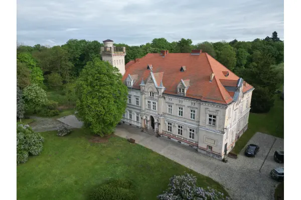 lubuskie, świebodziński, Świebodzin, Chociule, Piękny gotycki pałac z parkiem w Chociulach 4,6 ha